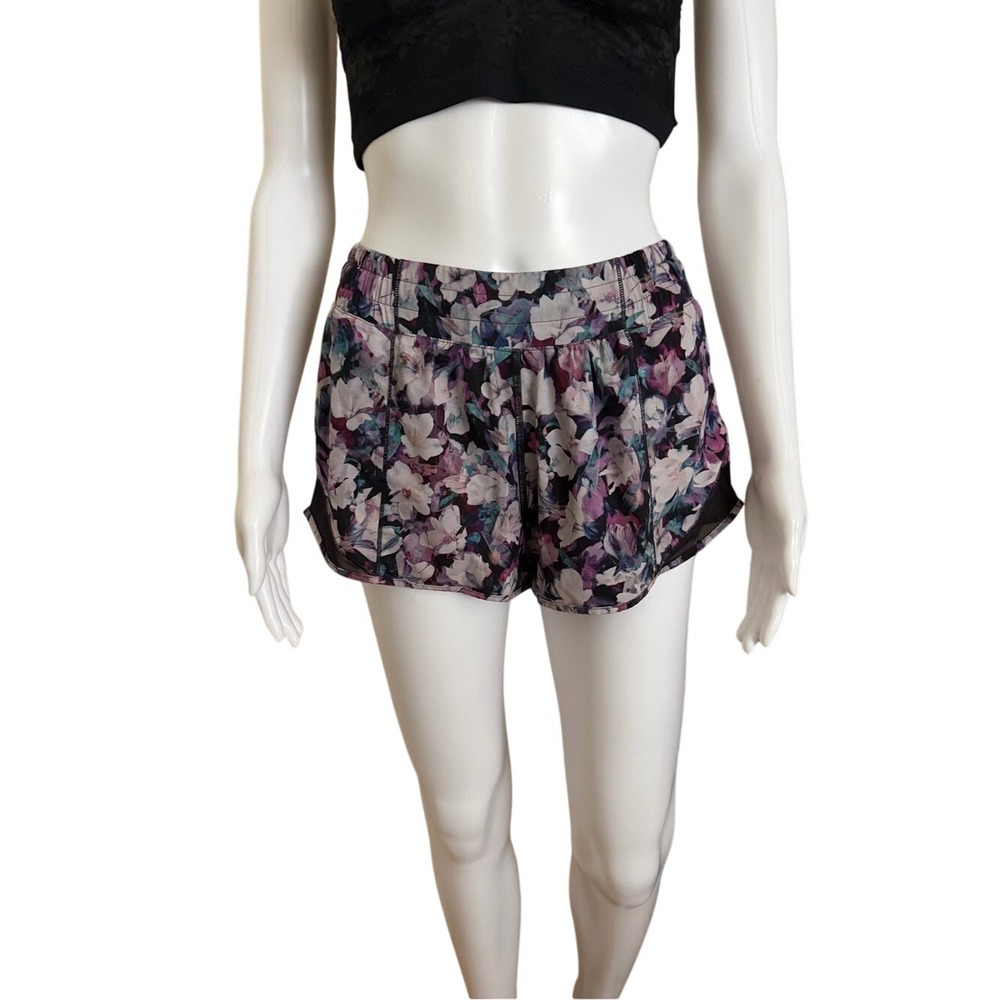 Lululemon Hotty Hot Shorts Utopia Multi/Deep Phantom Floral Print Size 4 Tall